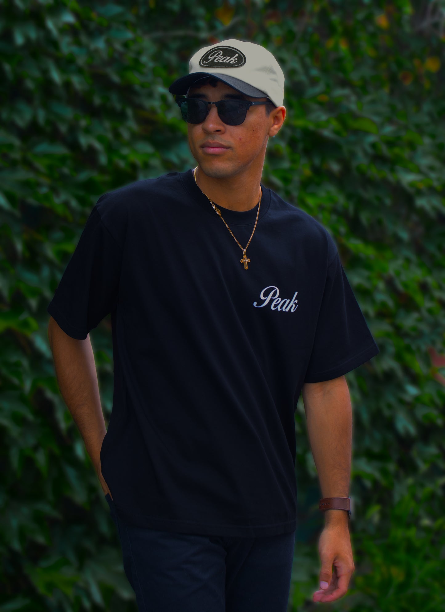 'Peak Insignia' Heavy Tee | Black