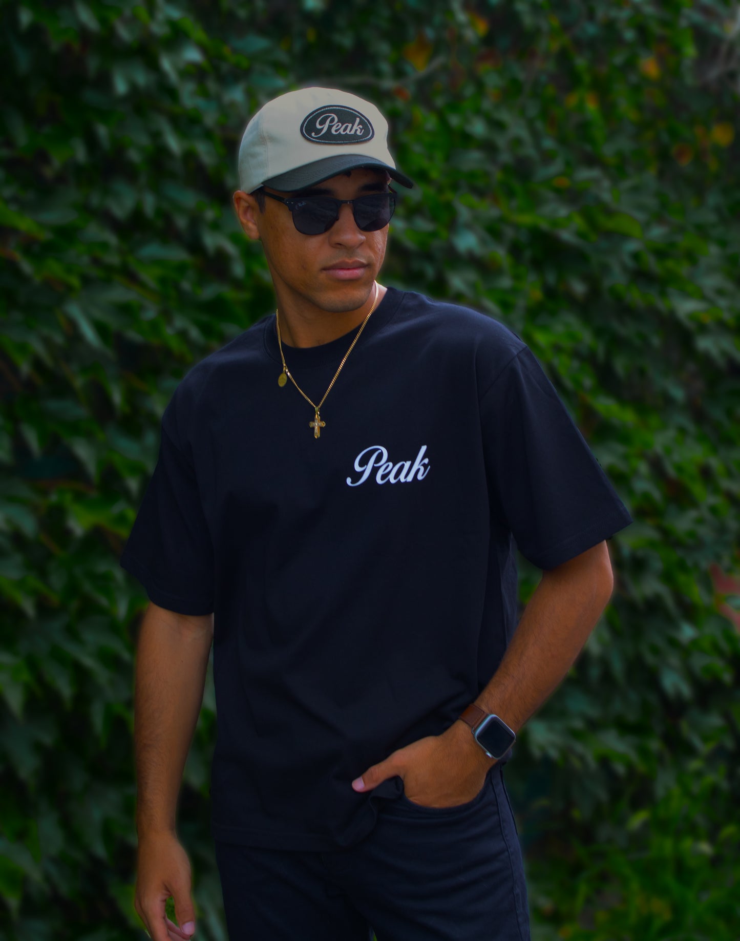 'Peak Insignia' Heavy Tee | Black
