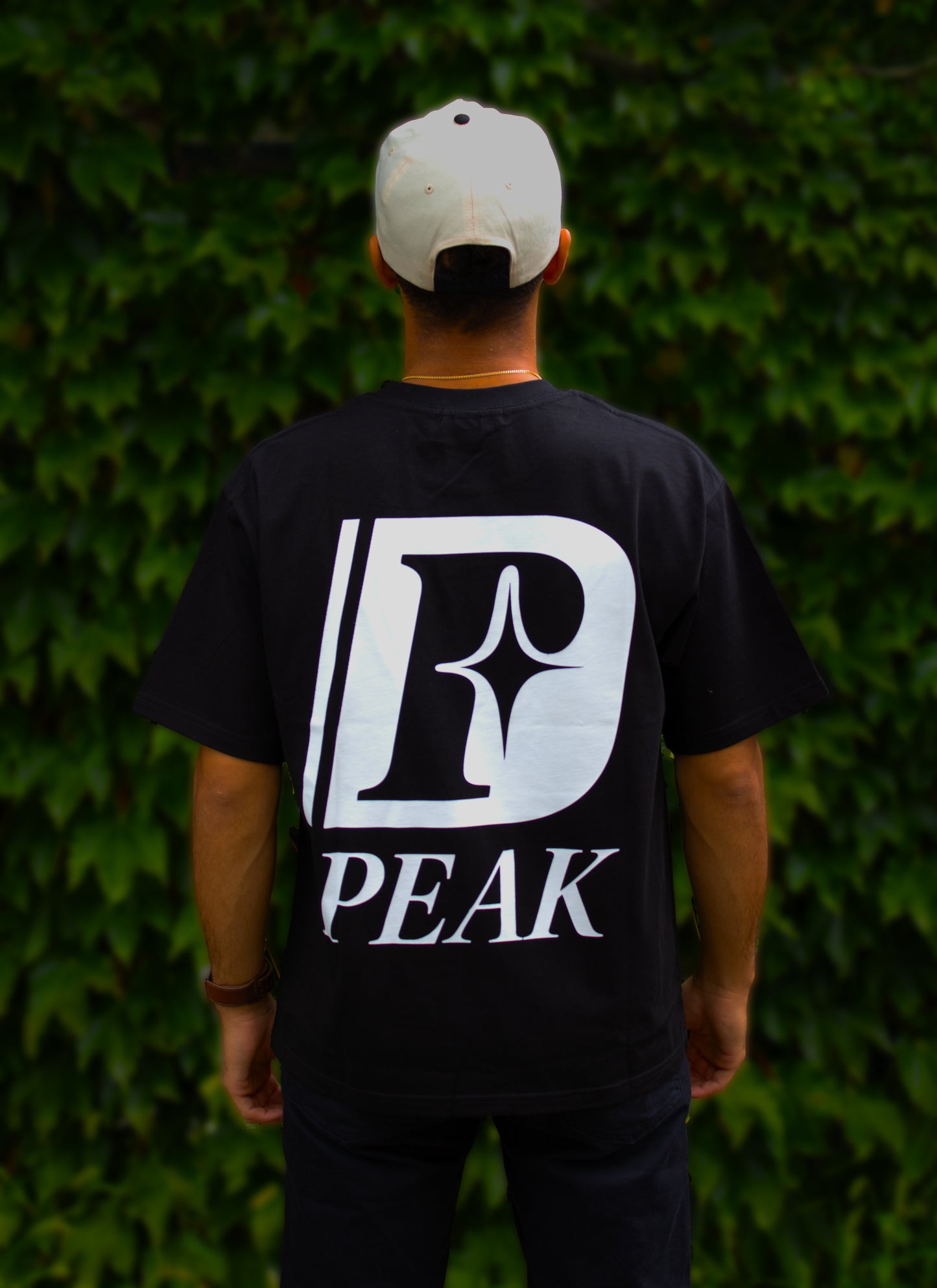 'Peak Insignia' Heavy Tee | Black