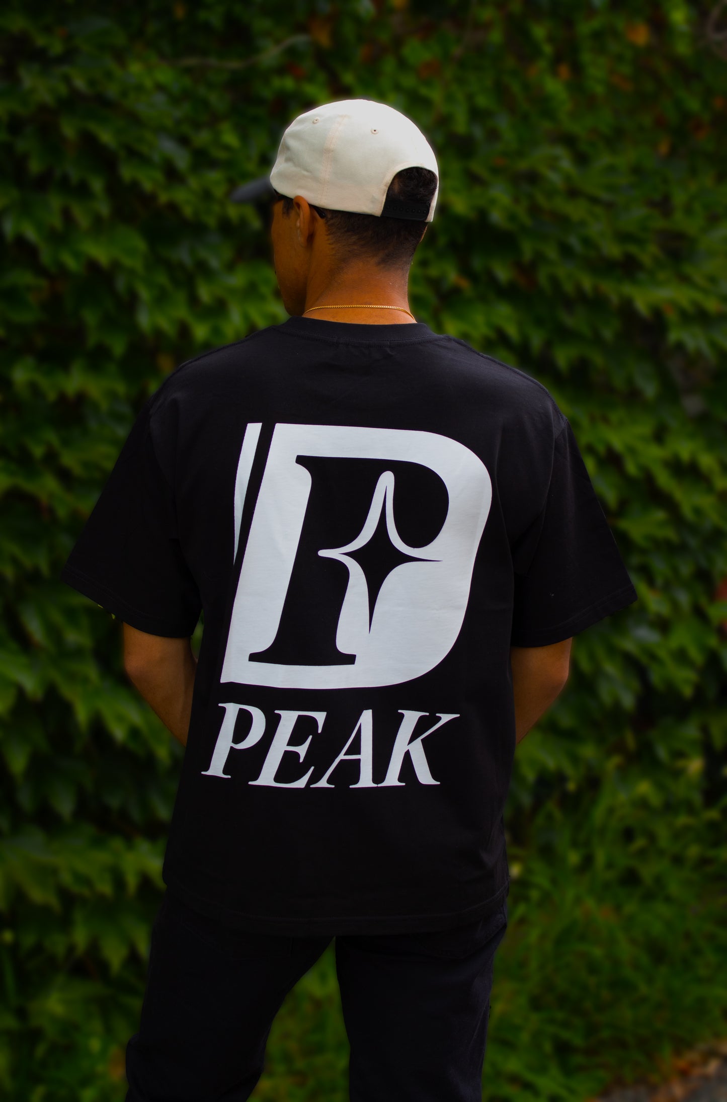 'Peak Insignia' Heavy Tee | Black